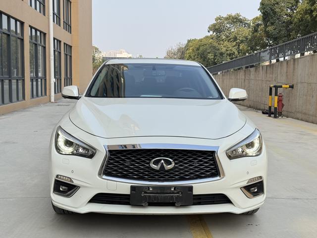 Infiniti Q50L