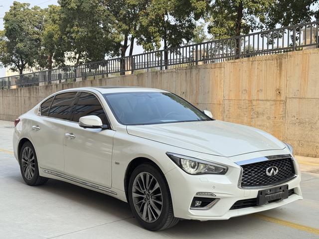 Infiniti Q50L