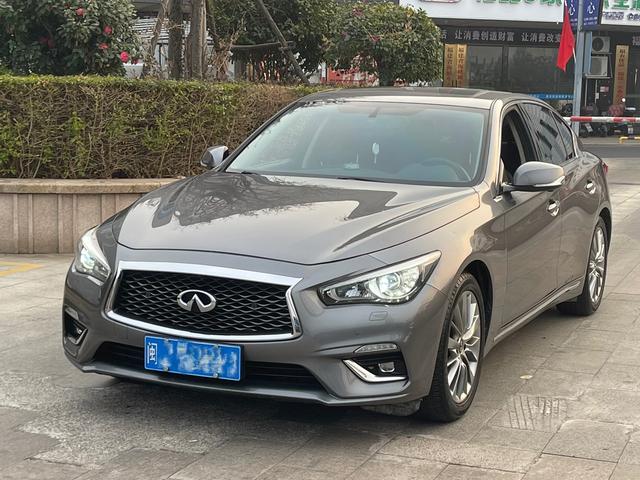 Infiniti Q50L