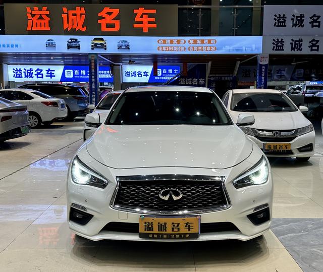 Infiniti Q50L