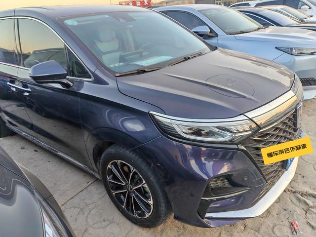 Roewe iMAX8