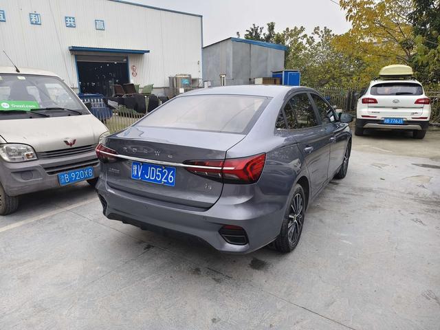 Roewe i5