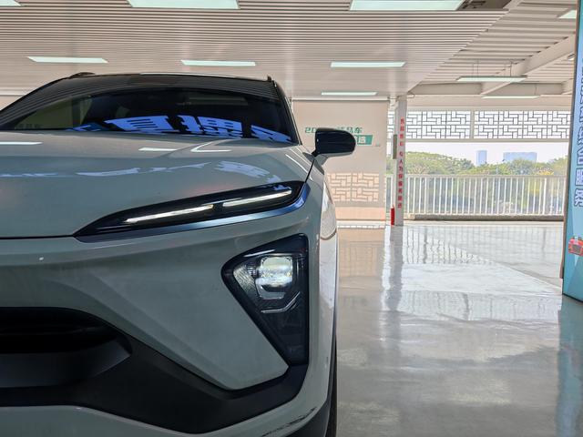 NIO ES6