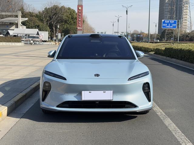 NIO ET5