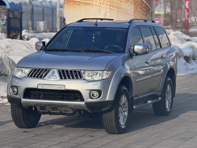 Mitsubishi Pajero Jinchang (imported)