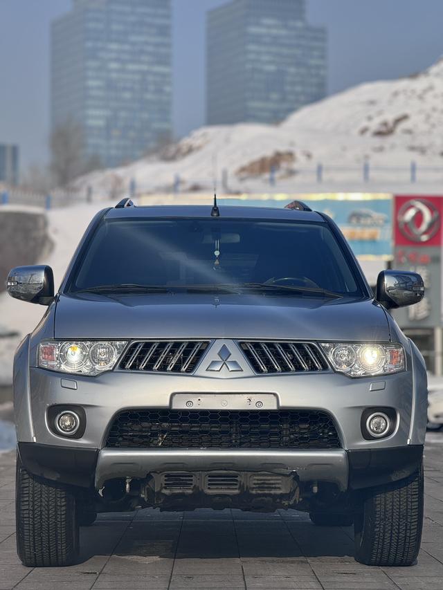 Mitsubishi Pajero Jinchang (imported)