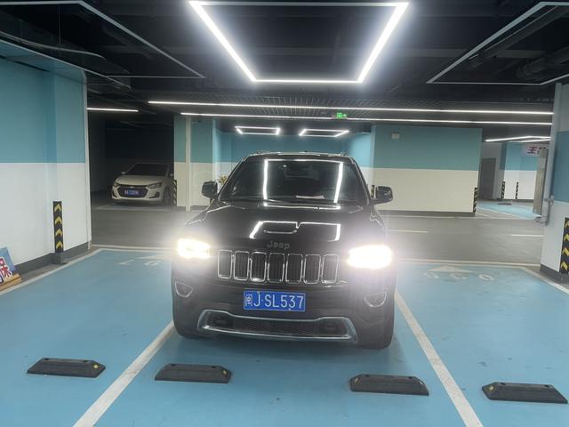 Jeep Grand Cherokee (imported)