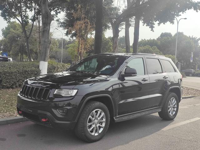 Jeep Grand Cherokee (imported)