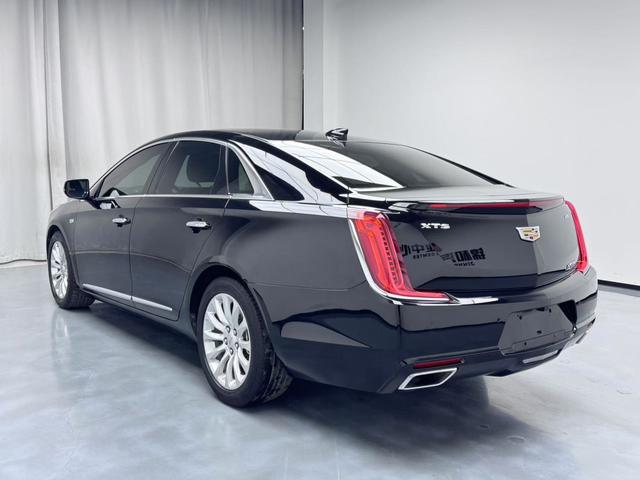 Cadillac XTS