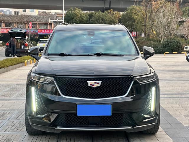 Cadillac XT6