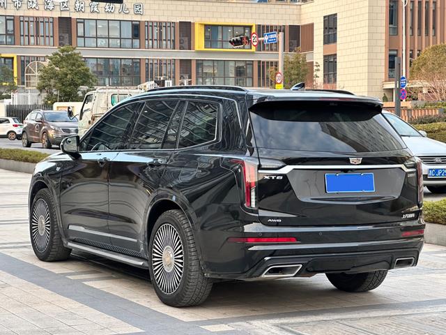 Cadillac XT6