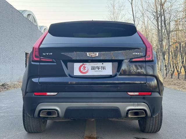 Cadillac XT4