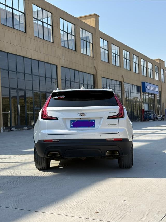 Cadillac XT4