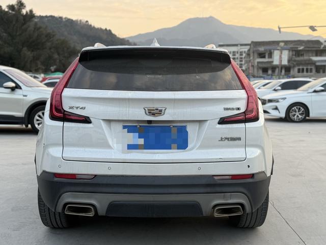 Cadillac XT4