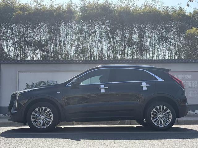 Cadillac XT4