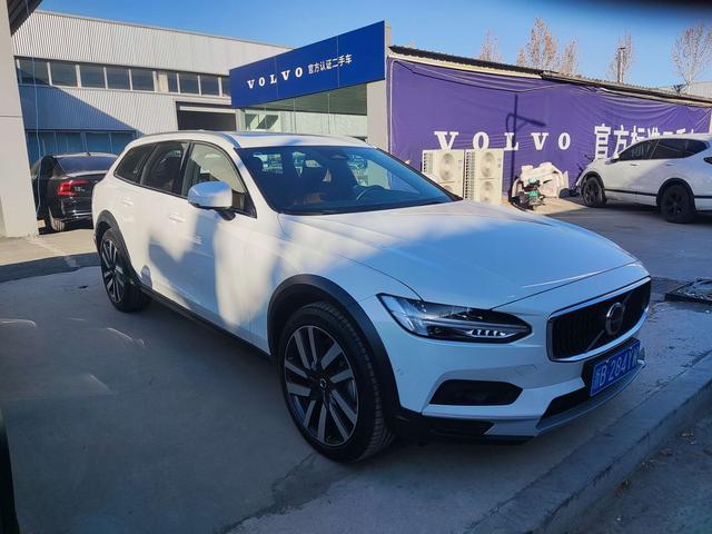 Volvo V90