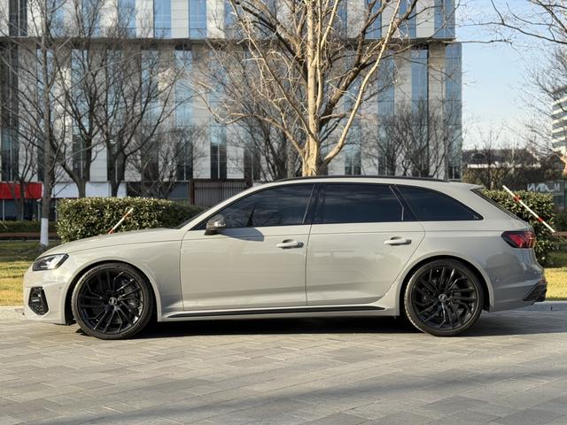 Audi RS 4