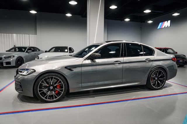 BMW M5