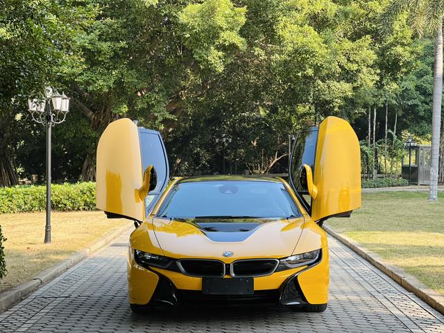 BMW i8