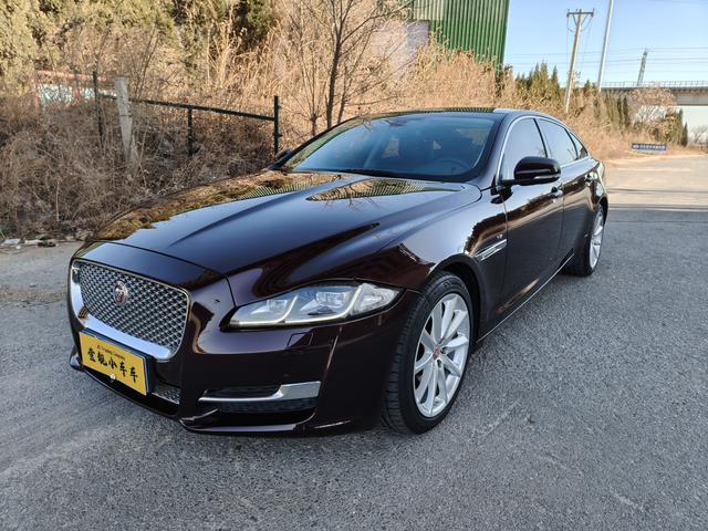 Jaguar XJ