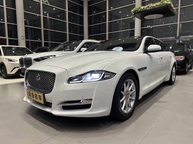 Jaguar XJ