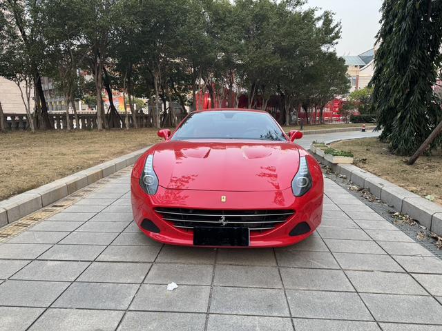 Ferrari California T