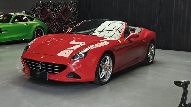 Ferrari California T