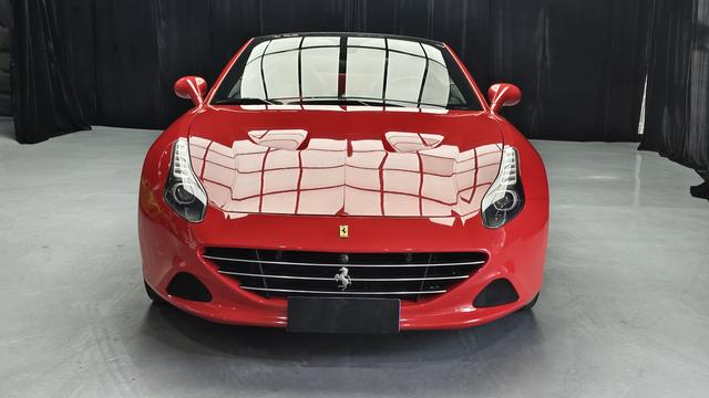 Ferrari California T