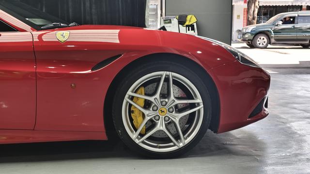 Ferrari California T