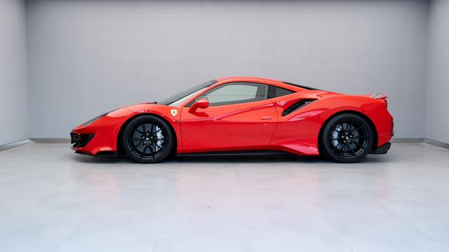 Ferrari 488