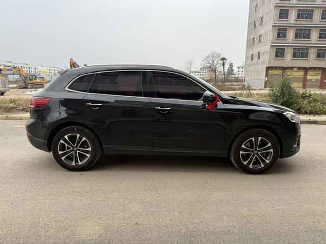 Borgward BX7