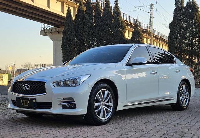 Infiniti Q50L