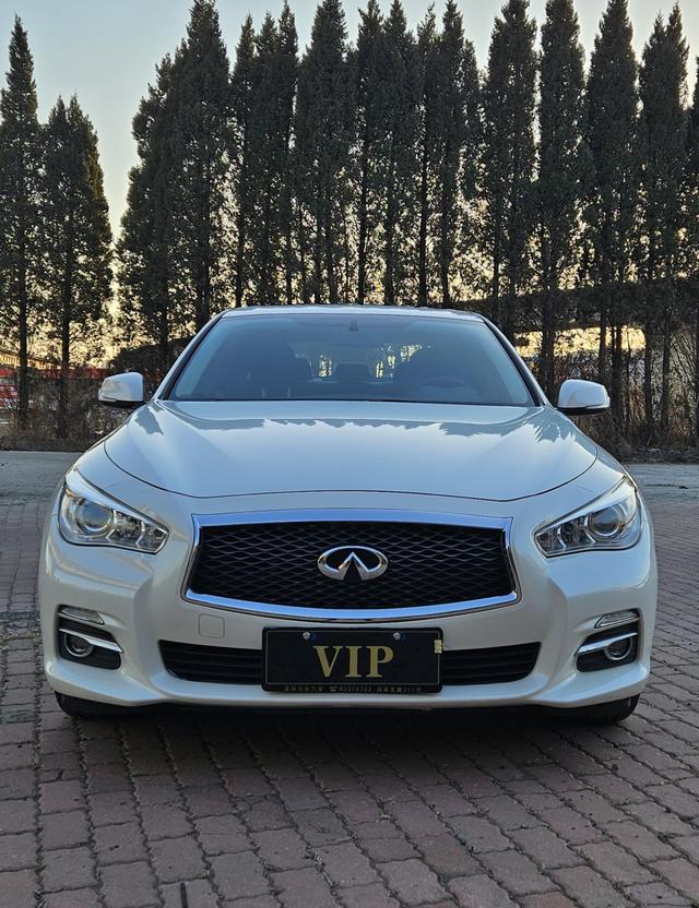 Infiniti Q50L