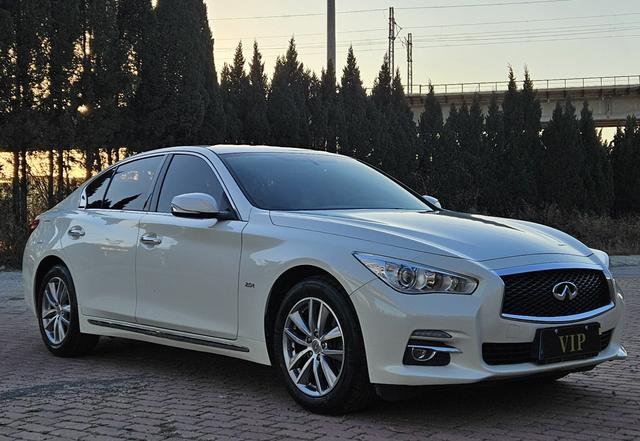 Infiniti Q50L