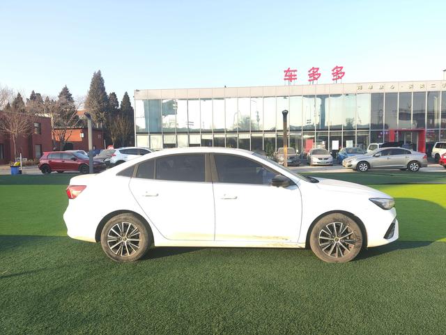 Roewe i5