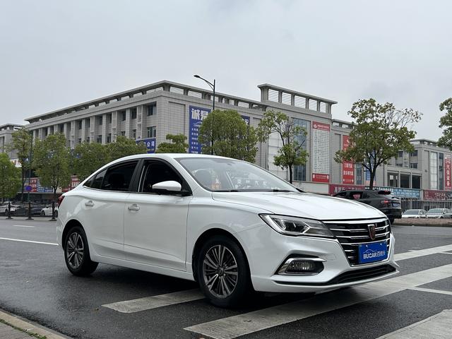 Roewe i5