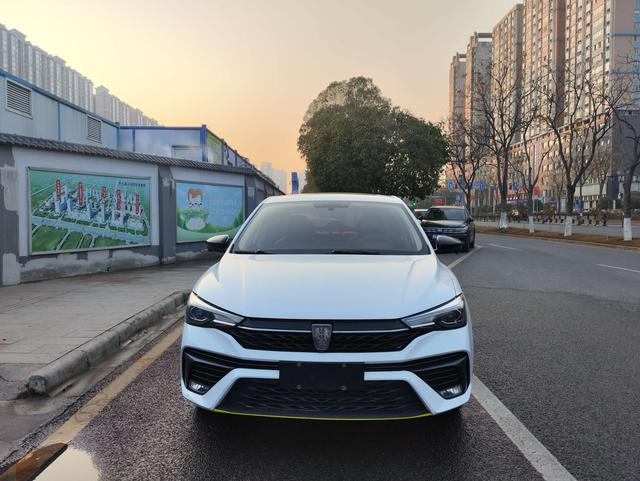 Roewe i5