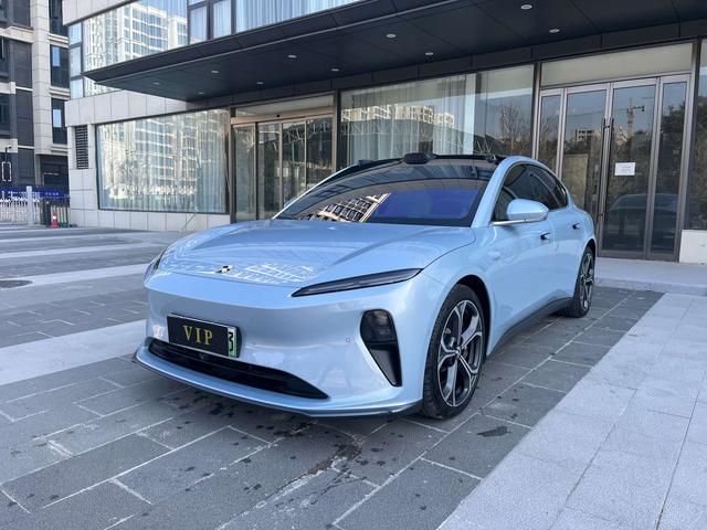 NIO ET5