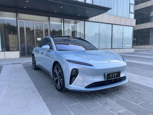 NIO ET5