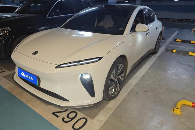 NIO ET5