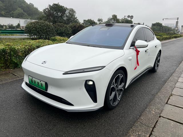 NIO ET5