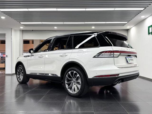 Lincoln Aviator