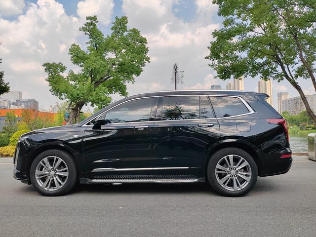 Cadillac XT6