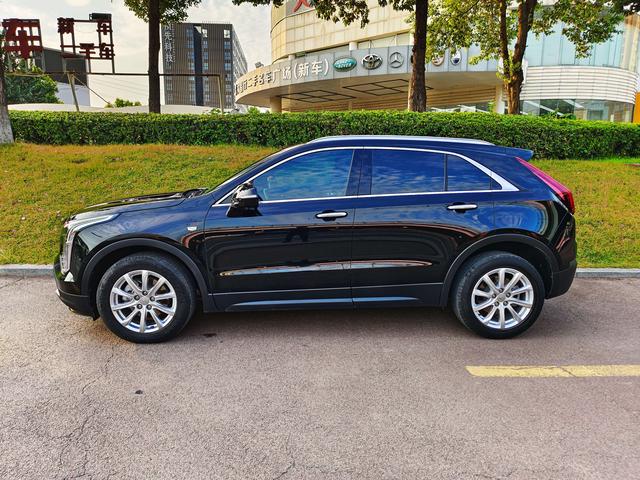 Cadillac XT4