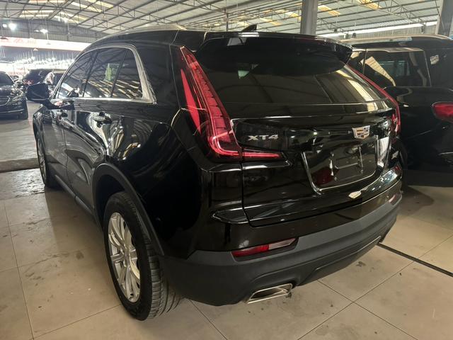 Cadillac XT4