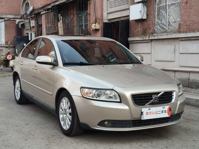 Volvo S40