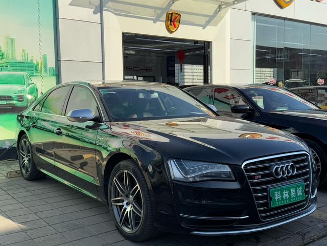 Audi S8