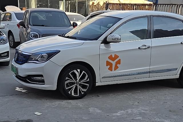 Dongfeng Fengshen E70