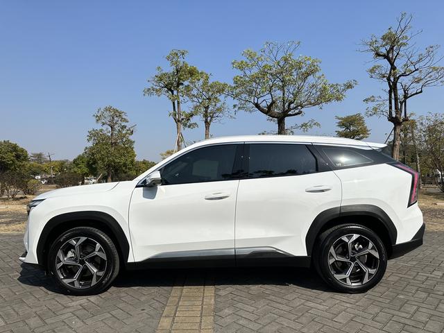 Geely Atlas L