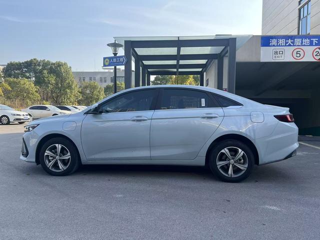 Geely Emgrand L HiP